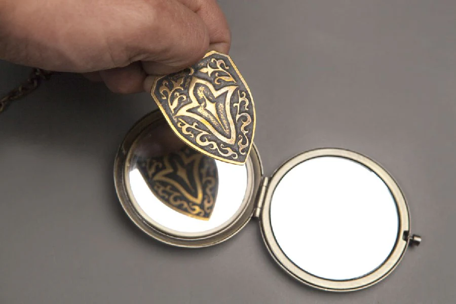 Etched Women's Stainless Steel Belt - Image 4