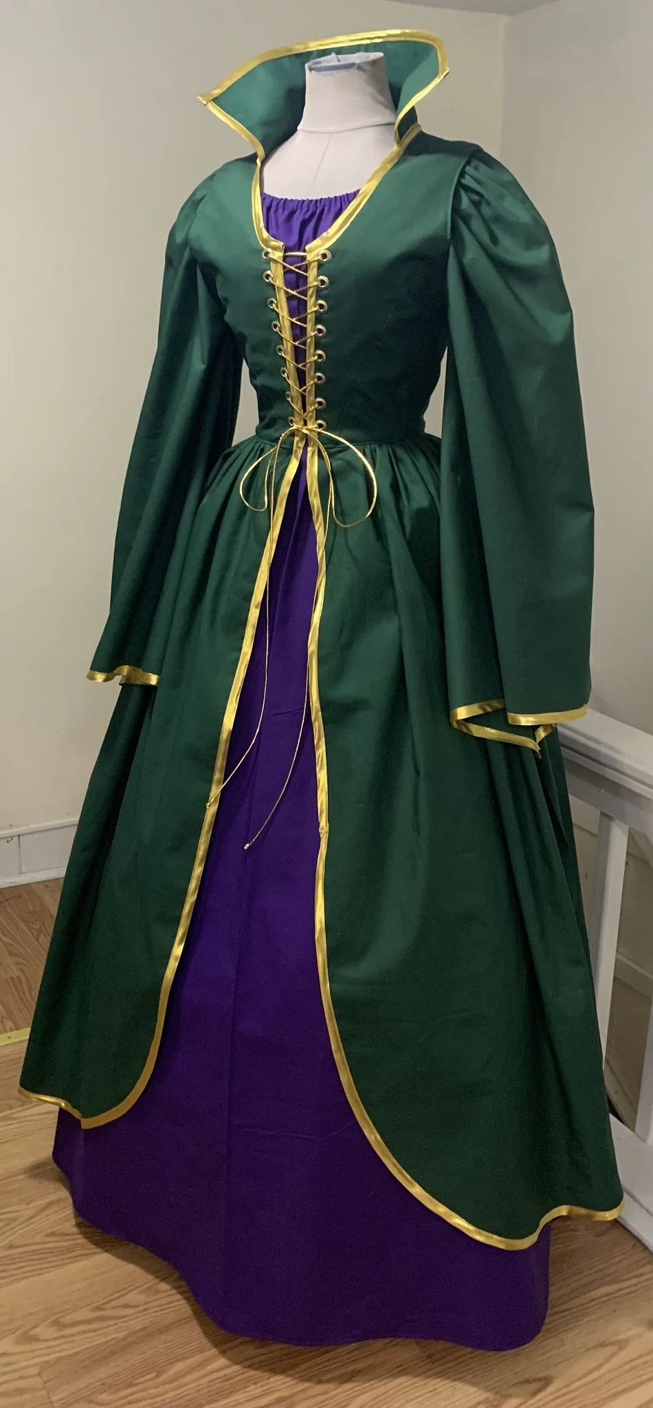 Hocus Pocus Winifred Sanderson Inspired Set - Image 3