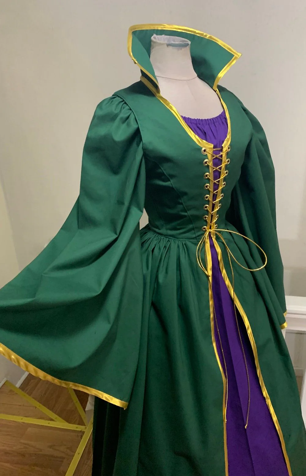 Hocus Pocus Winifred Sanderson Inspired Set - Image 4