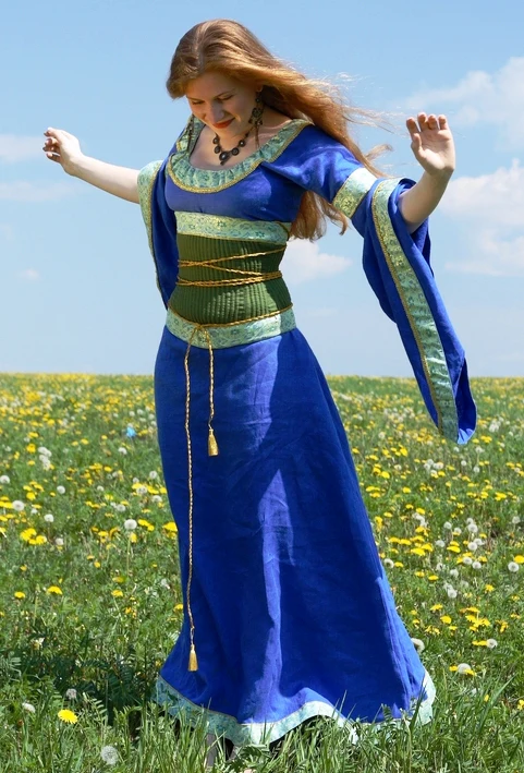 Mistress of the Hills Dress w/ Corset Belt - Image 5