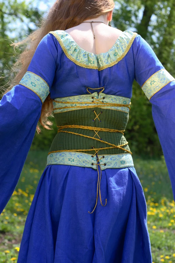 Mistress of the Hills Dress w/ Corset Belt - Image 9