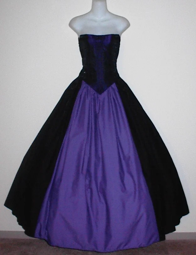 Skull Design Bodice - Image 5